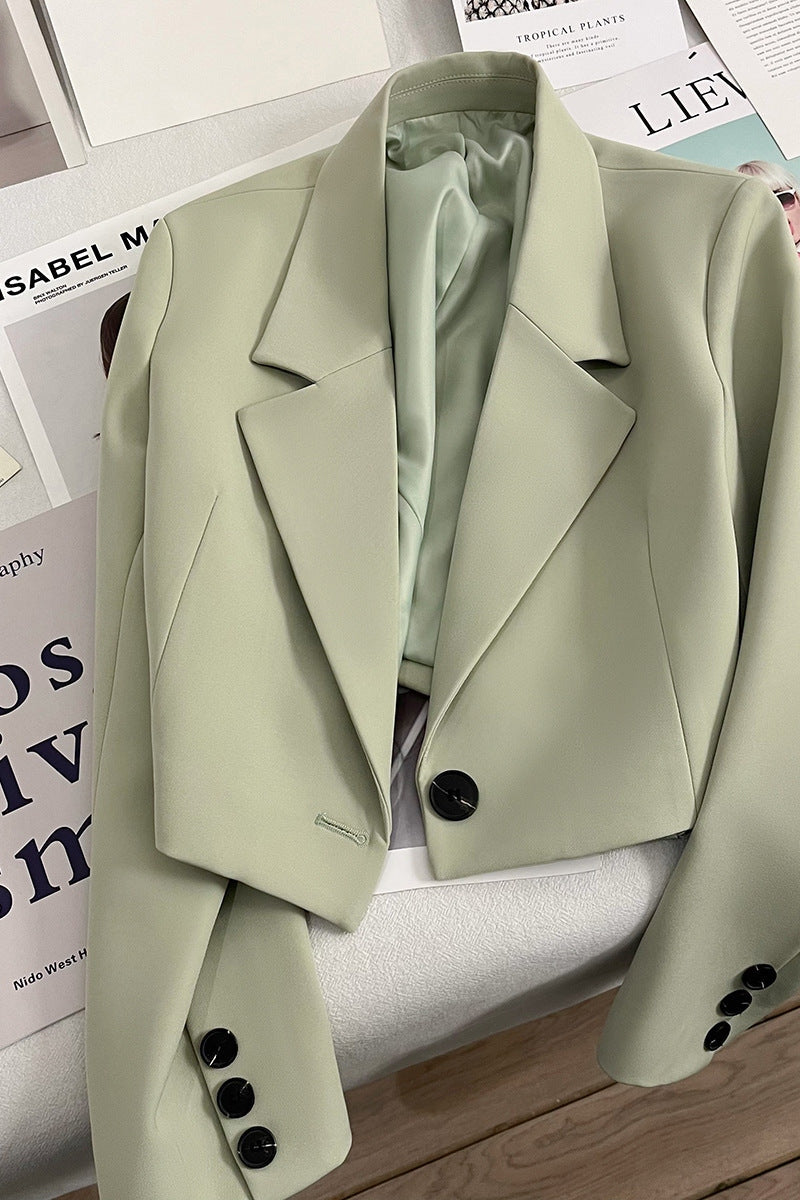 Diora Mados – Tobulas Švarkas