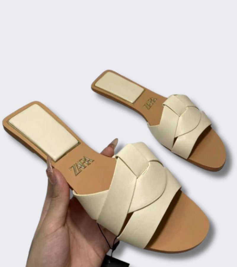 Zaba | Elegantiški žemi sandalai su pynimu