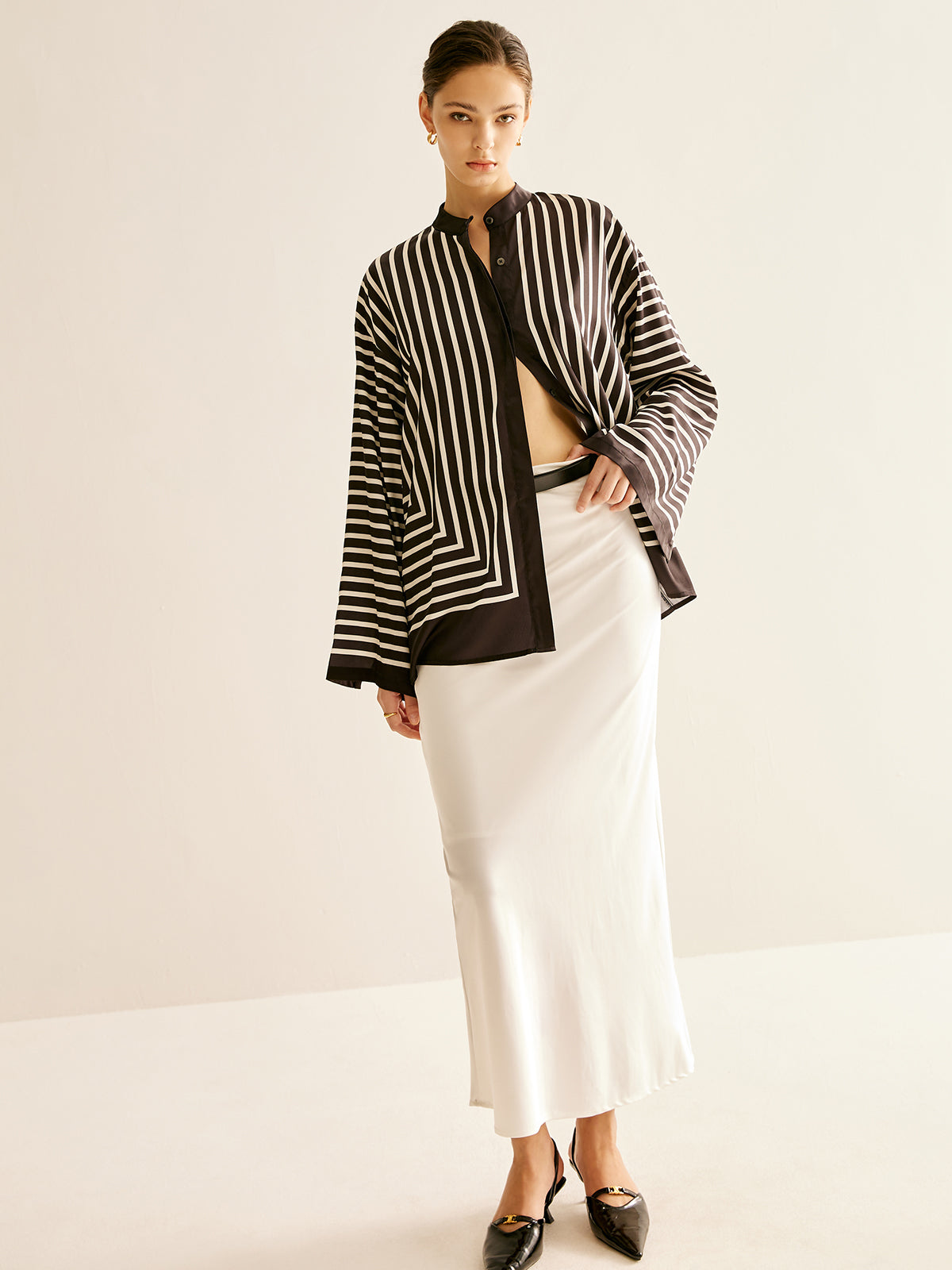 Patogi marškiniai su mygtukais ir satino juostele