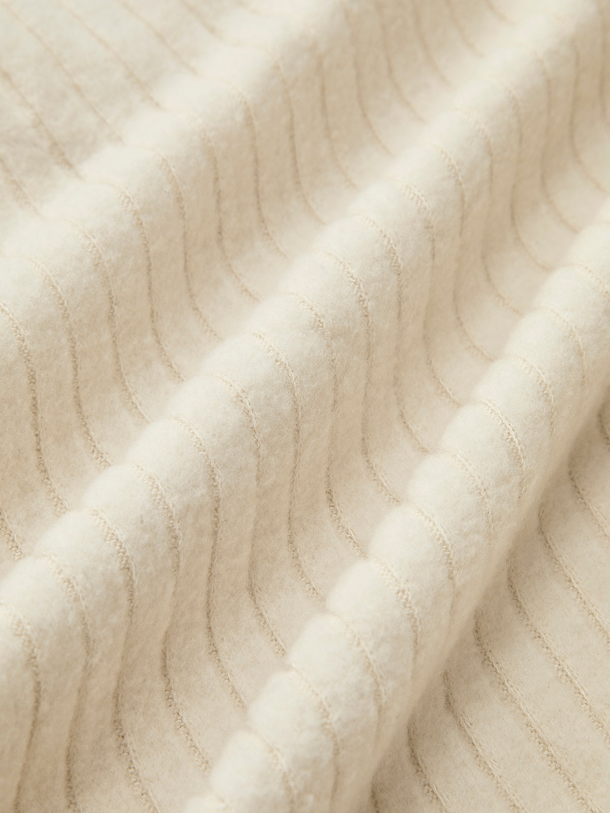 Šilkinė palaidinė su V iškirpte ir dirželiu